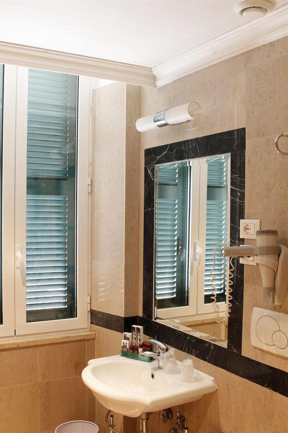 Boutique Trevi 4* Roma